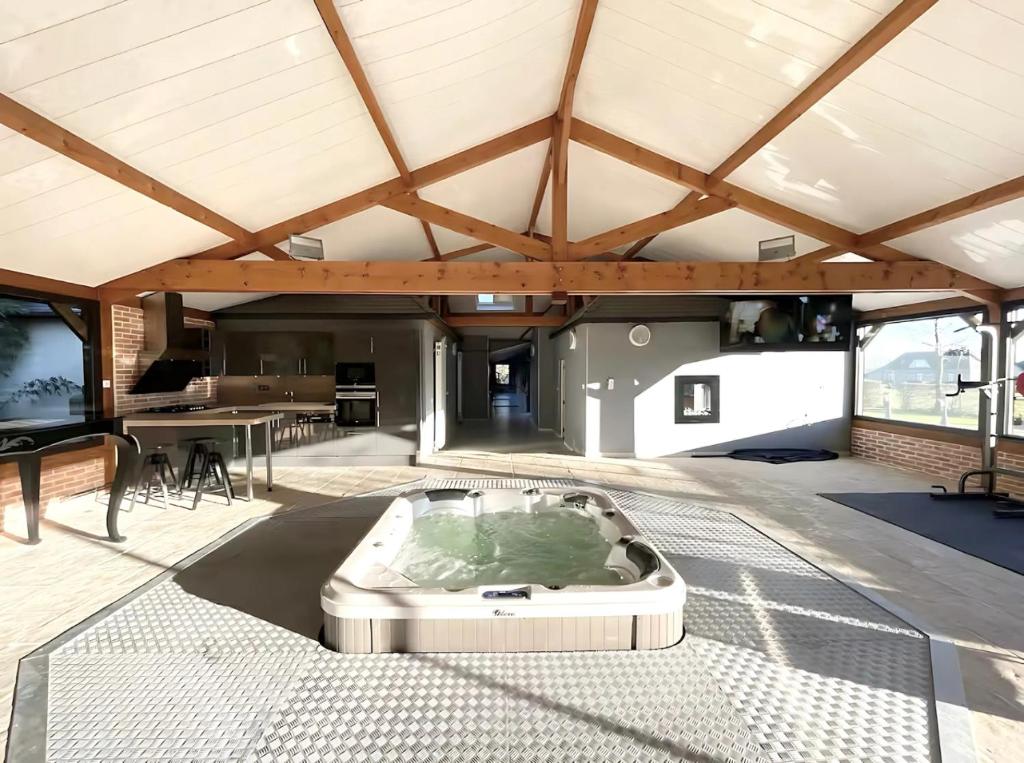 Espace SPA avec jacuzzi